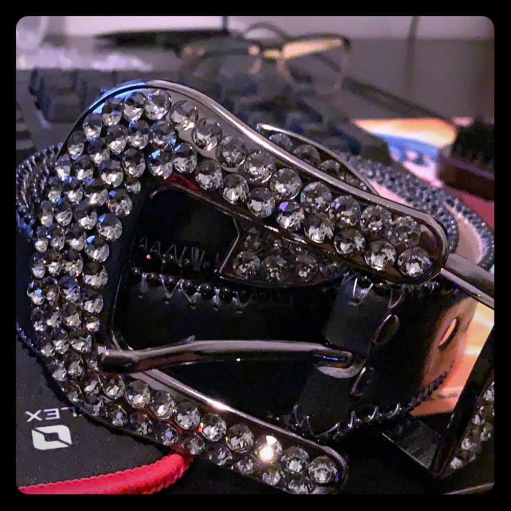 B.b simon belt